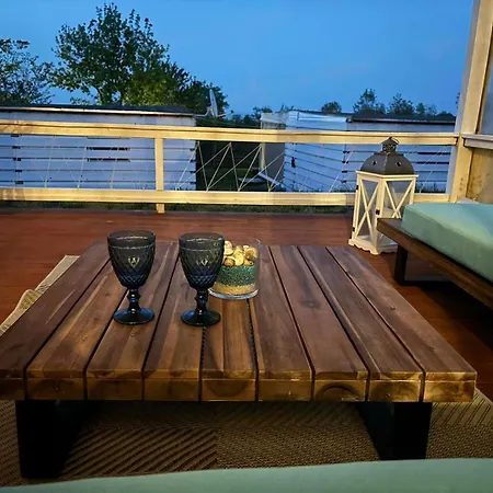 Gardenia - Deja View Campsite